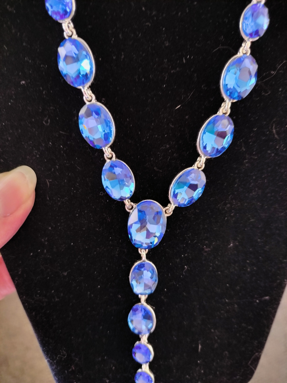 NIB Avon Blue Crystal Drop Necklace - Women Jewelry